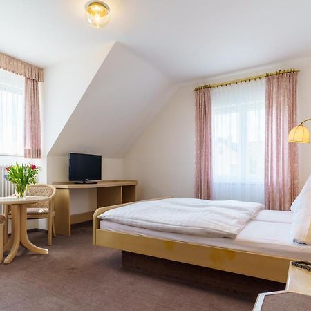 Hotel Sonne Готтмадинген Экстерьер фото